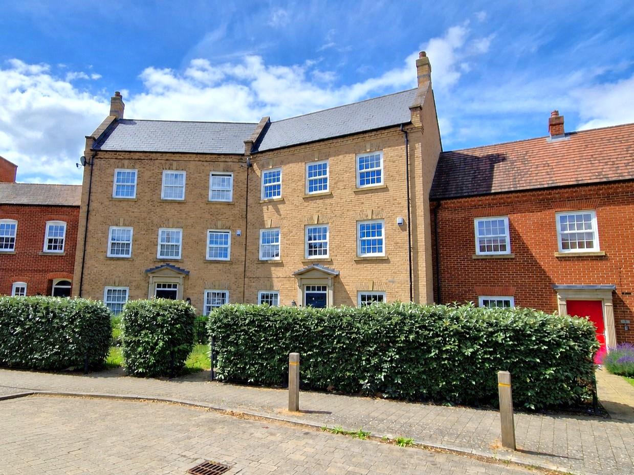 4 bed property in Saxon Way, Bedford
